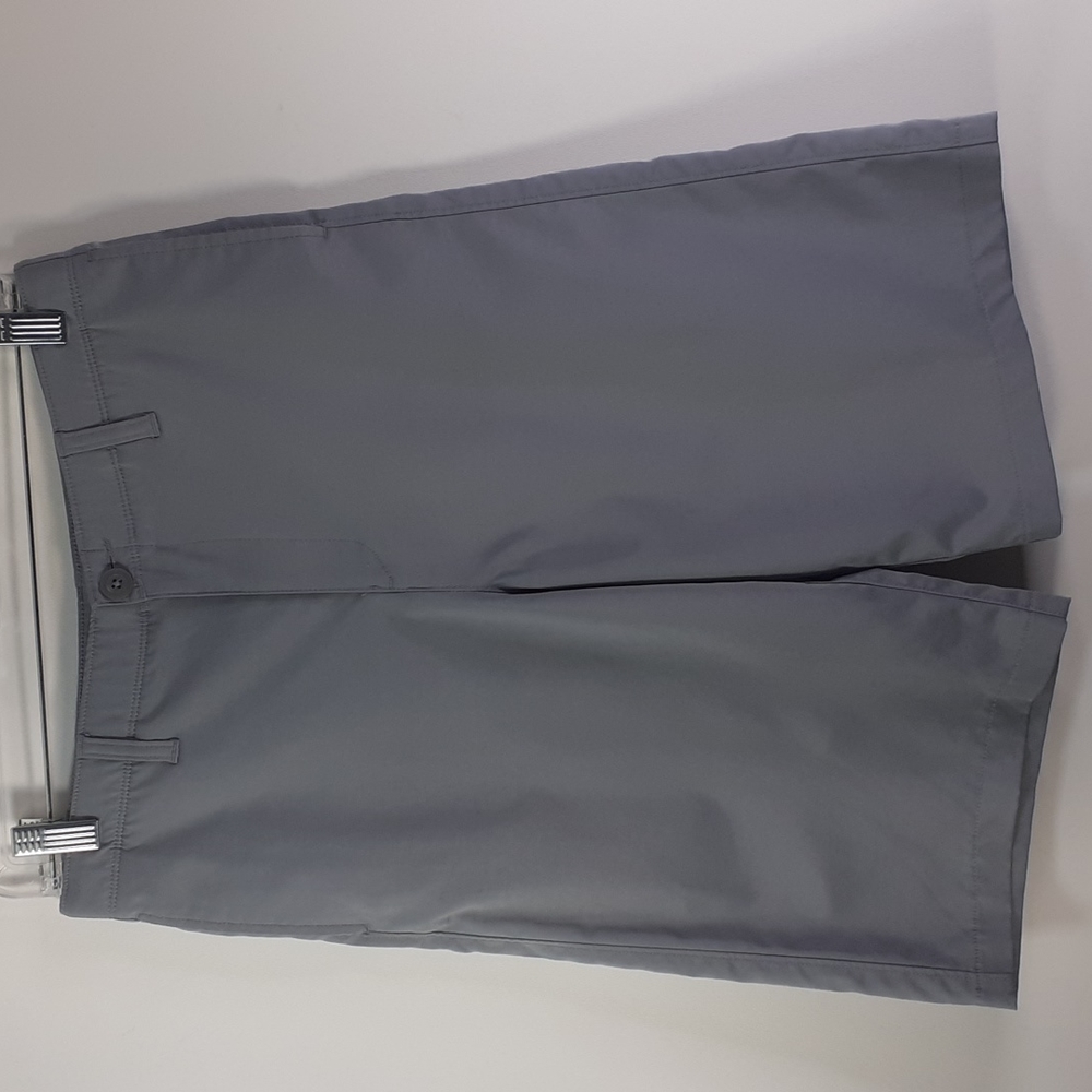 Under Armour Heat Gear  Loose 3 Mesh Pockets Youth Sz 18 Golf Shorts 1290349